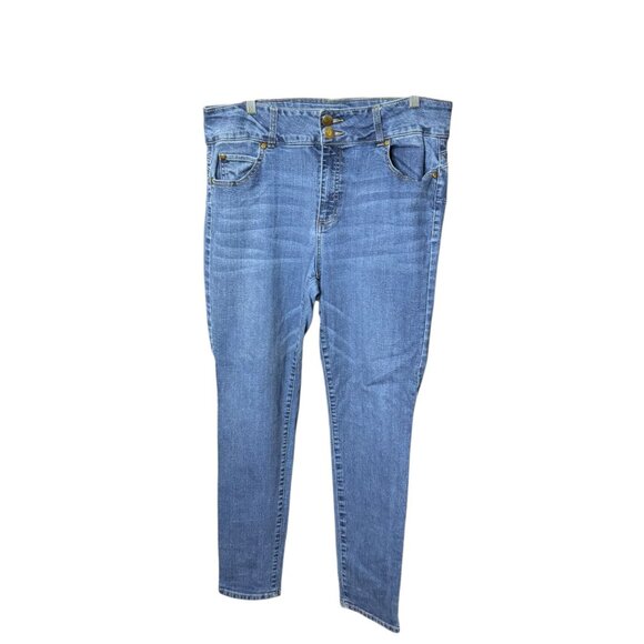 D. Jeans Plus Size 16W Mid-Rise Stretch Skinny Denim Jeans Light Wash - Picture 9 of 9